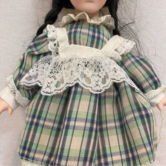 Brinns Pittsburgh Pa 1999 Collectible Porcelain Doll Appr 15” High - Picture 8 of 10